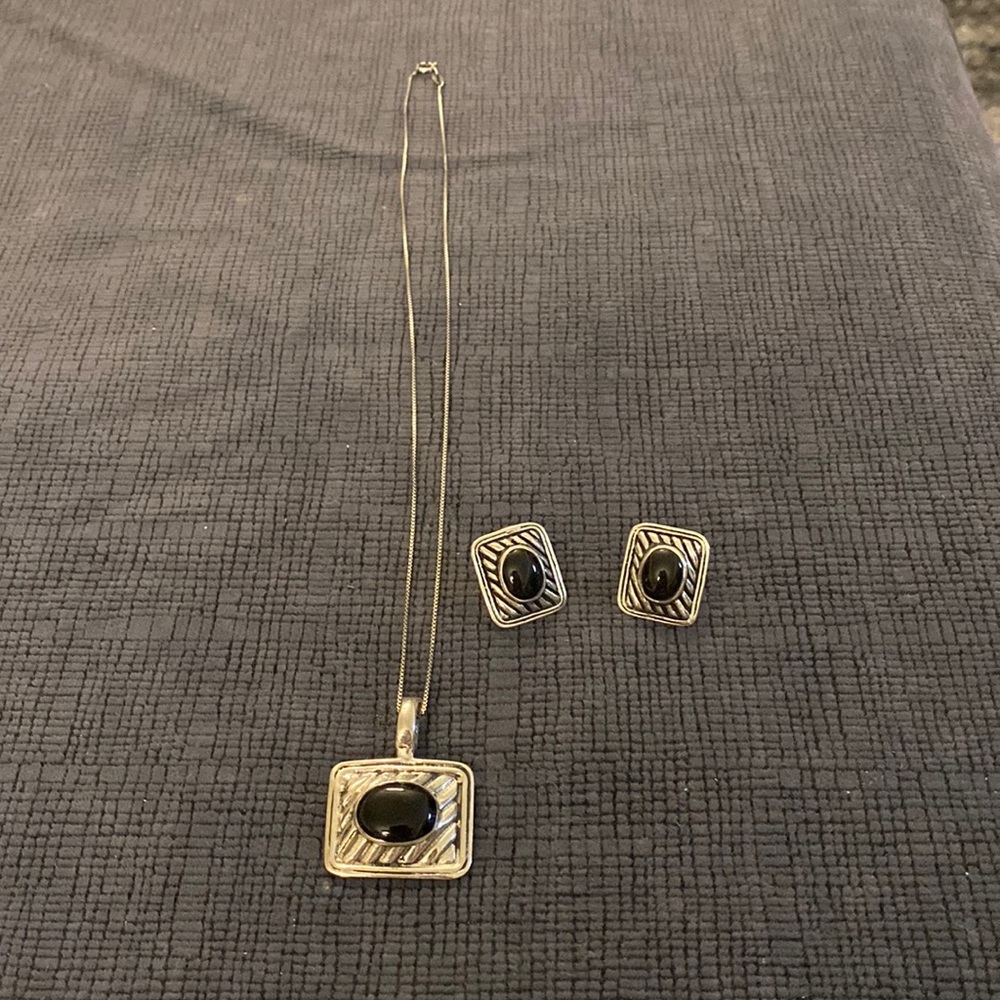 Vintage Sterling Silver and Onyx set - Picture 2 of 8